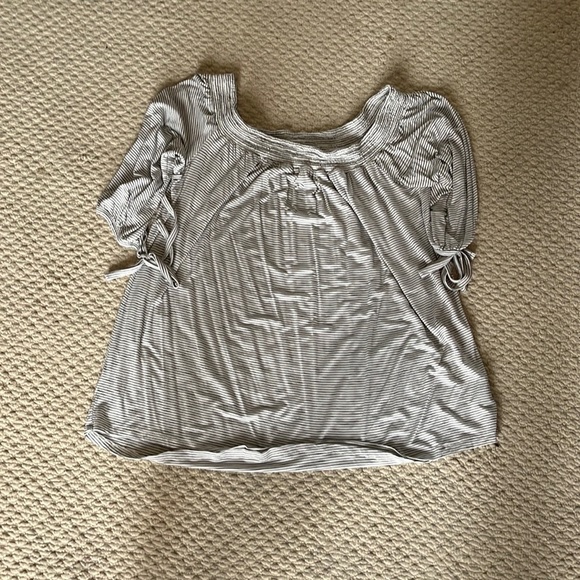 Off the shoulder top - Picture 1 of 3